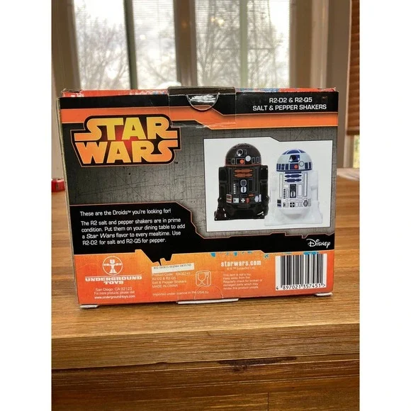Star Wars R2-D2 And R2-Q5 Salt And Pepper Shaker Set Ceramic Disney NIB - Picture 4 of 8